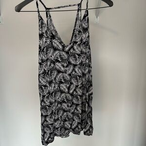Old Navy Monochrome Leaf Print Tank Top